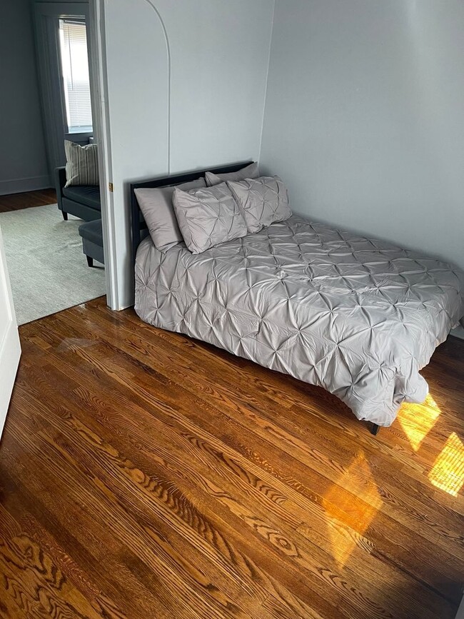 Building Photo - Charming 3BR Apt in Johnson City