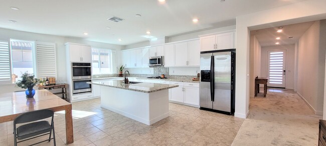 Building Photo - Gorgeous New Lennar Home - Lots of Upgrade...