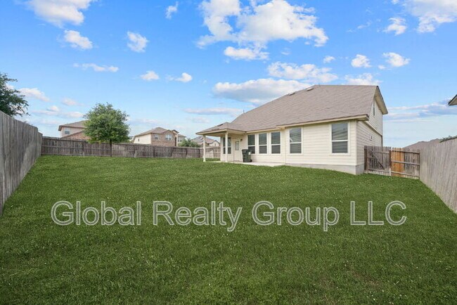 Building Photo - 437 Kings Way