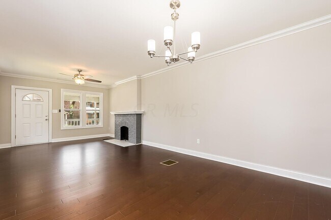 Building Photo - 917 Lockbourne Rd
