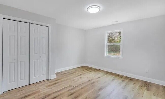 Building Photo - "Charming 3-Bed, 2-Bath Retreat with 1700 Sq. Ft. of Comfort in Simpsonville, SC!"