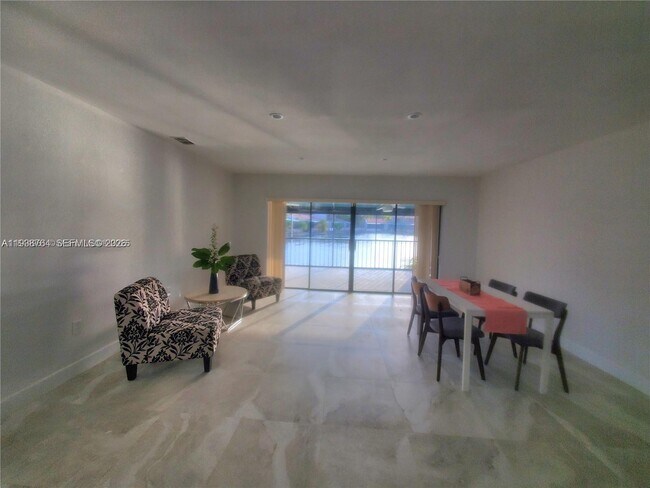 Building Photo - 8350 Dundee Terrace