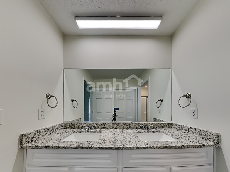 Building Photo - 148 Tudor Downs Rd