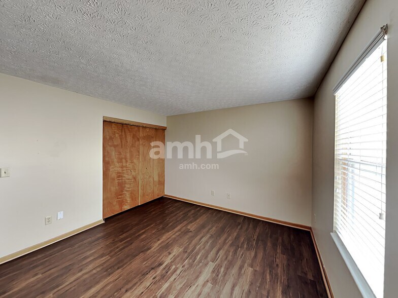 Building Photo - 6768 Fallon Ln