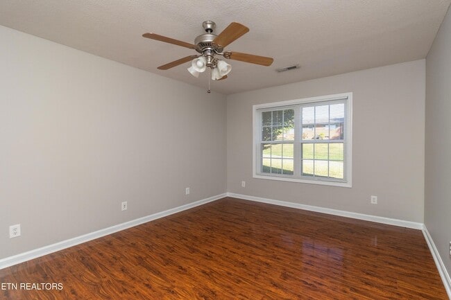 Building Photo - 4622 Ventura Dr