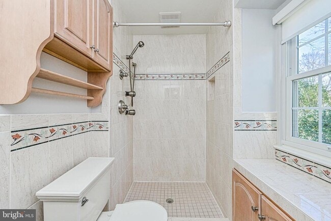 Building Photo - 9929 Hemlock Woods Ln