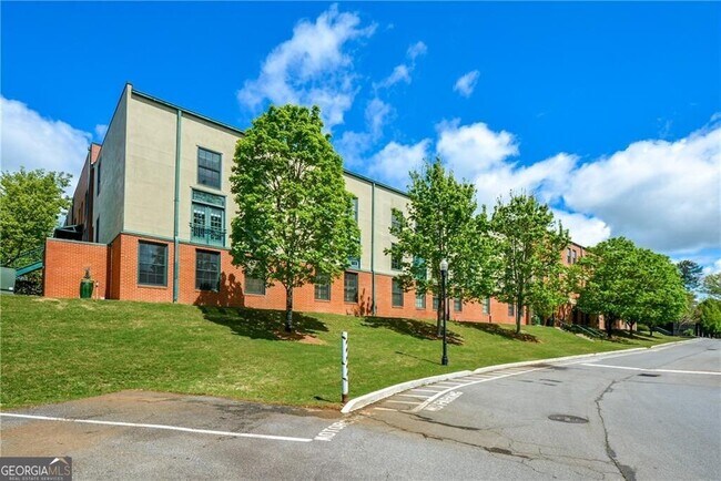 Building Photo - 1736 Liberty Ln