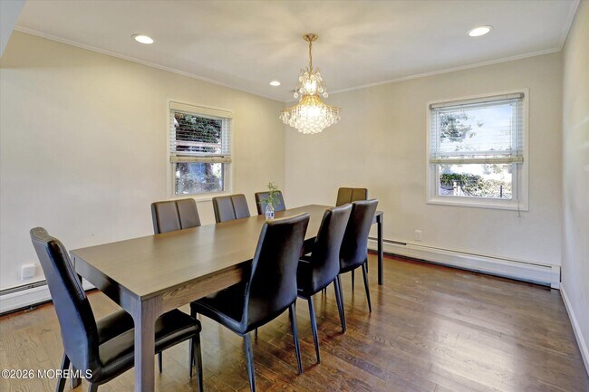 Building Photo - 265 Norgrove Ave