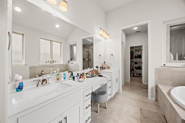 Building Photo - 12329 Mesa Verde Dr