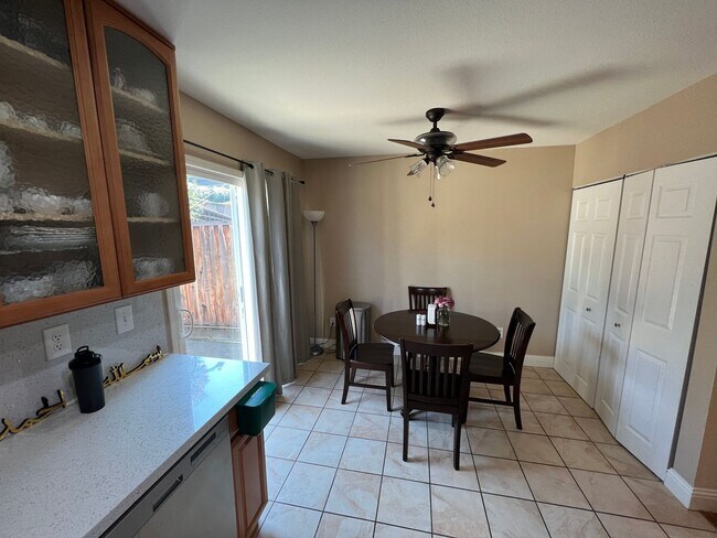 Building Photo - Stunning Pleasanton Vintage Terrace Townhouse! 2 bedrooms and 1.5 bathrooms! Sharp upgrades throu...