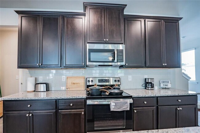 Building Photo - 454 Burgundy Terrace SE