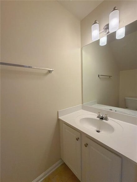 Building Photo - 4012 Howell Park Rd