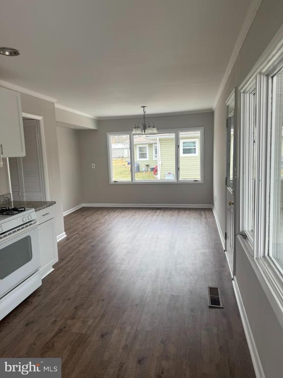 Building Photo - 108 McCormick St