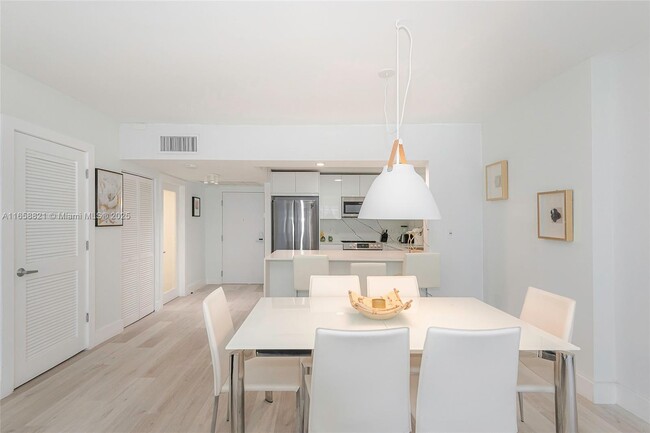Building Photo - 2301 Collins Ave