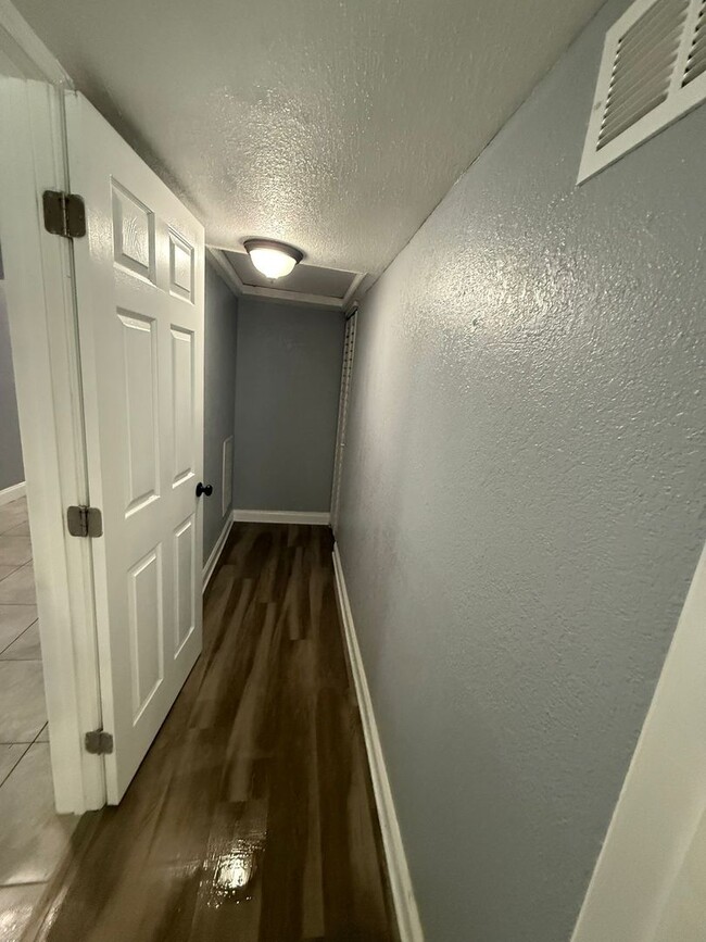 Building Photo - Beautiful 4BR/3BA Home