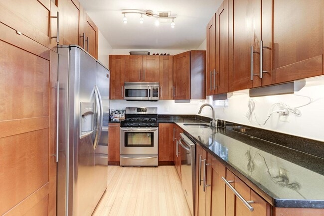 Building Photo - Updated  and Open Plan One Bed/One Bath 16...