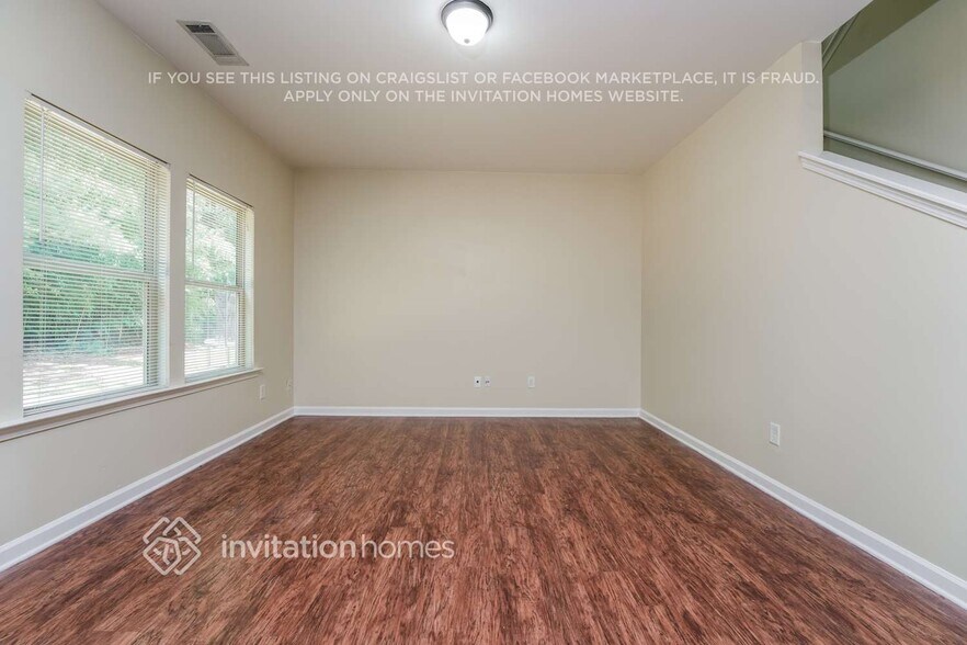 Building Photo - 3447 Rosebud Park Dr