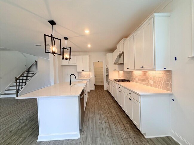 Building Photo - 2145 The Ln NE