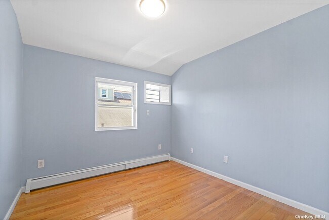 Building Photo - 150-44 113th Ave
