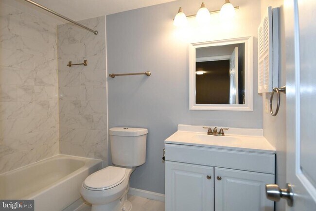 Building Photo - 13216 Country Ridge Dr