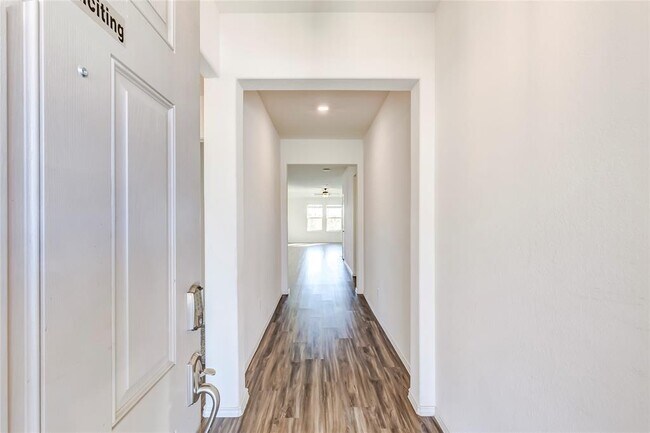 Building Photo - 730 Carol Dr