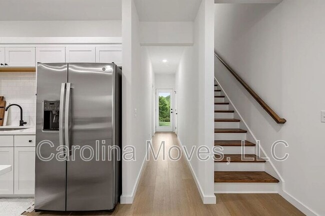 Building Photo - 4048 Parris Bridge Rd