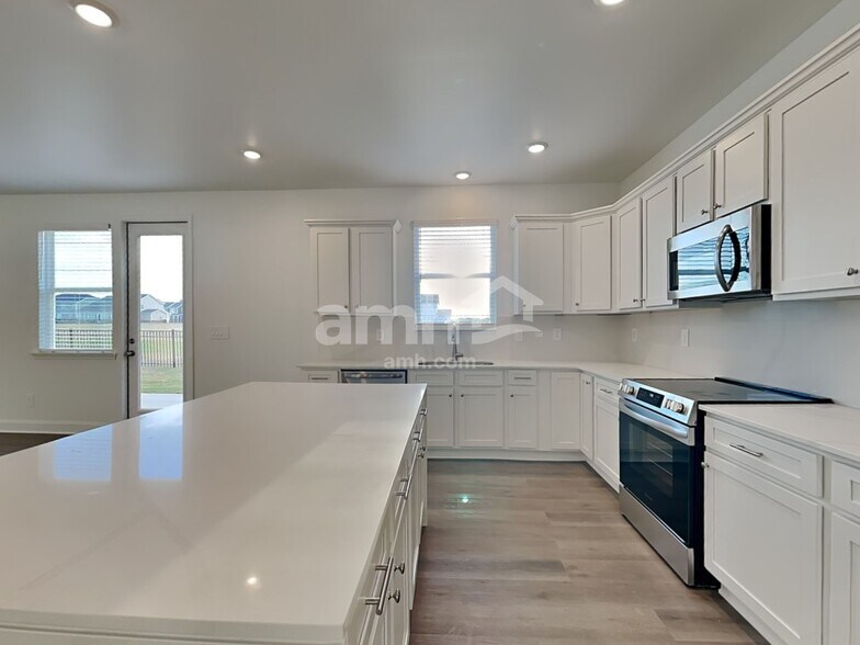 Building Photo - 314 Golucke Way