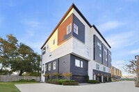 Building Photo - 2412 Canal St