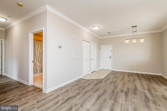 Building Photo - 23 Pierside Dr