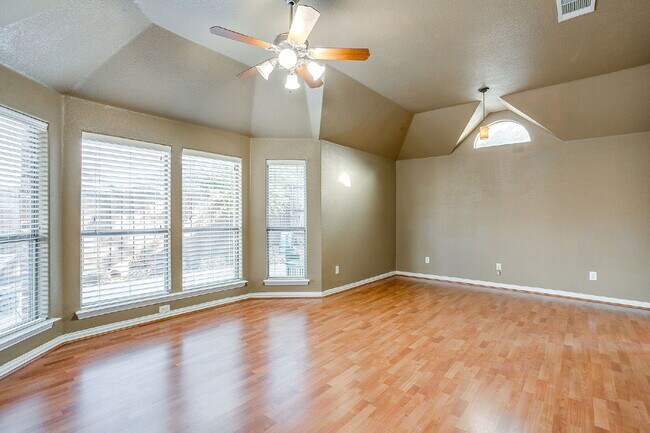 Building Photo - Well Maintained Home in SW Fort Worth!