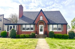 Building Photo - 218 E 24th St