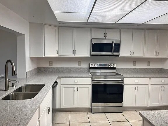 Building Photo - 441 N Harbor City Blvd
