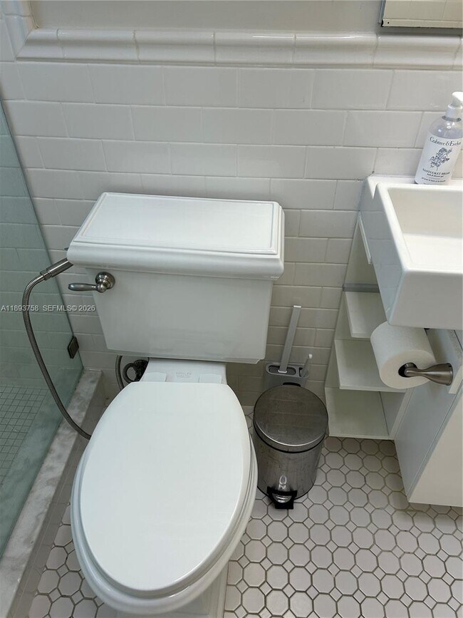 Building Photo - 2200 S Ocean Dr