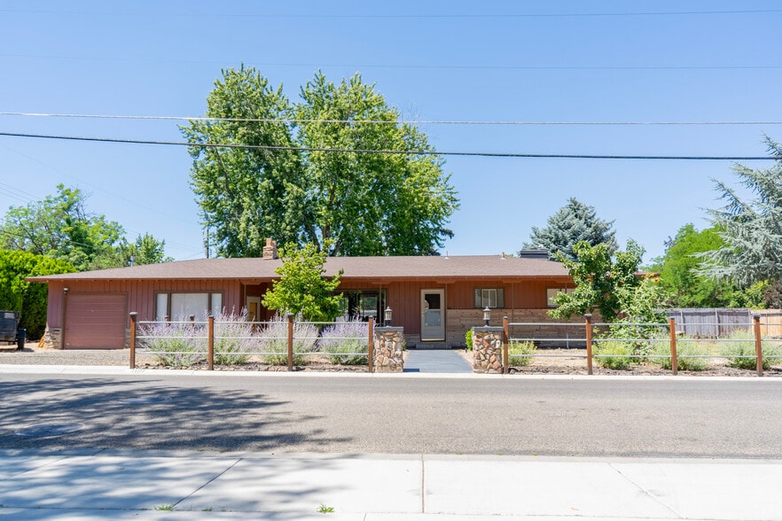 Primary Photo - 1107 S Cameron St