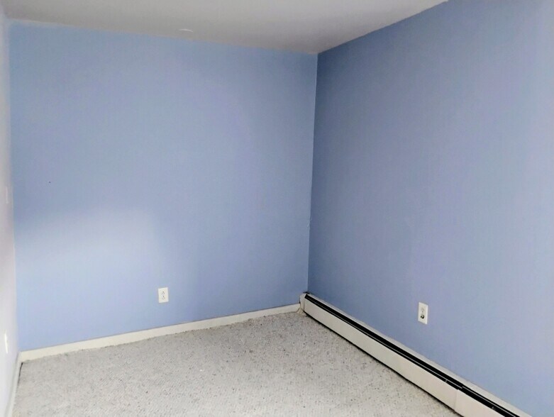 Building Photo - 100 Ashland St