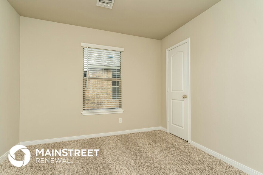 Building Photo - 901 NW 6th St