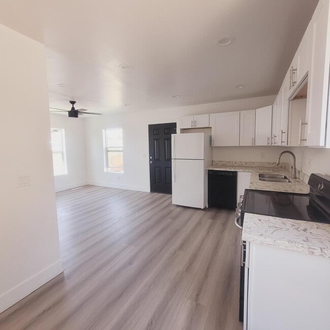 Building Photo - 7263 W College Dr