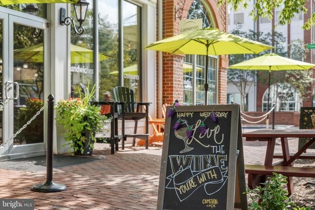 Building Photo - 5187 Brawner Pl