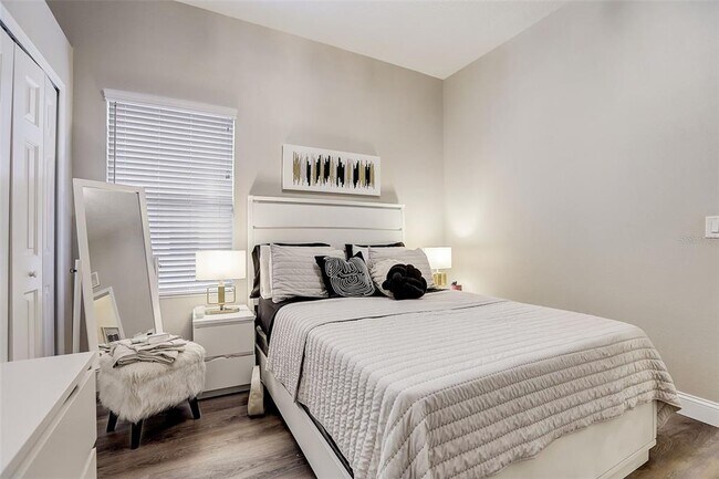 Building Photo - 23338 Dinhurst Ct