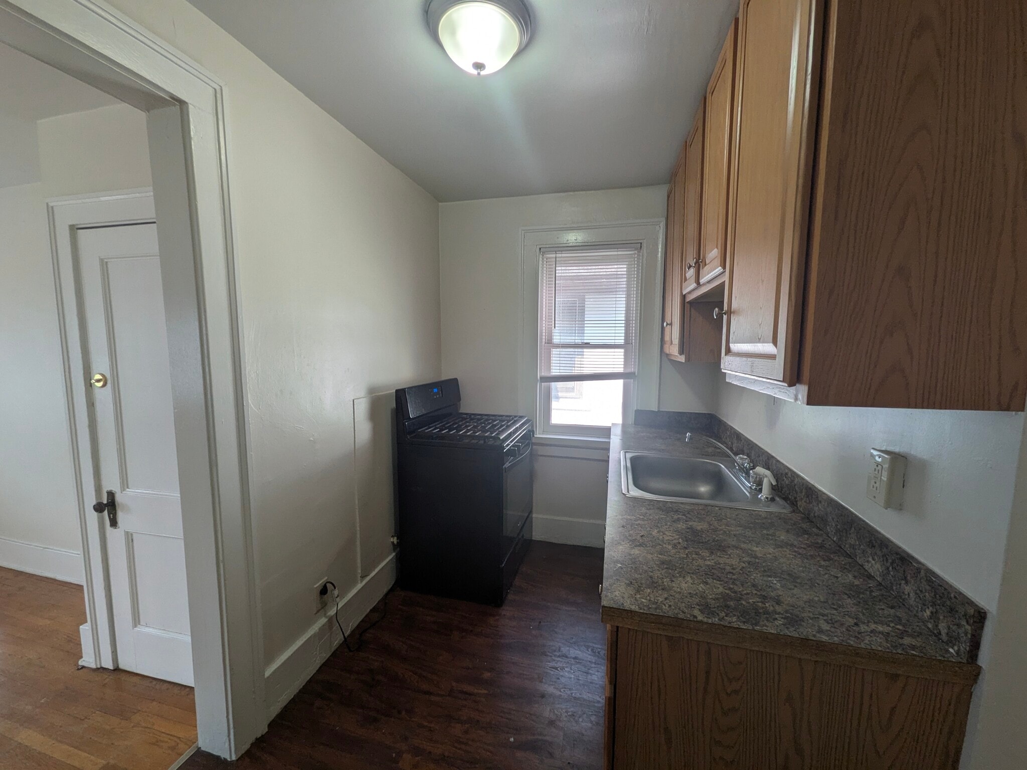 Building Photo - 608 Elmwood Ave