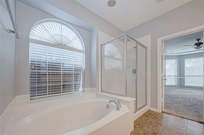 Building Photo - 16523 Pinon Vista Dr