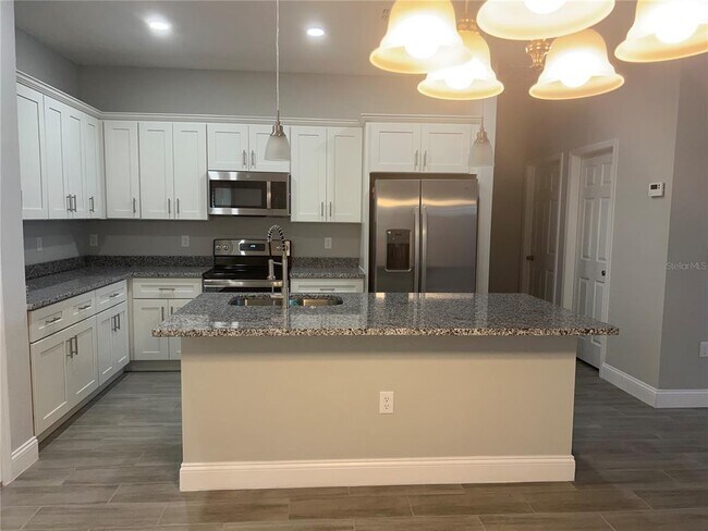 Building Photo - 409 Danube Dr