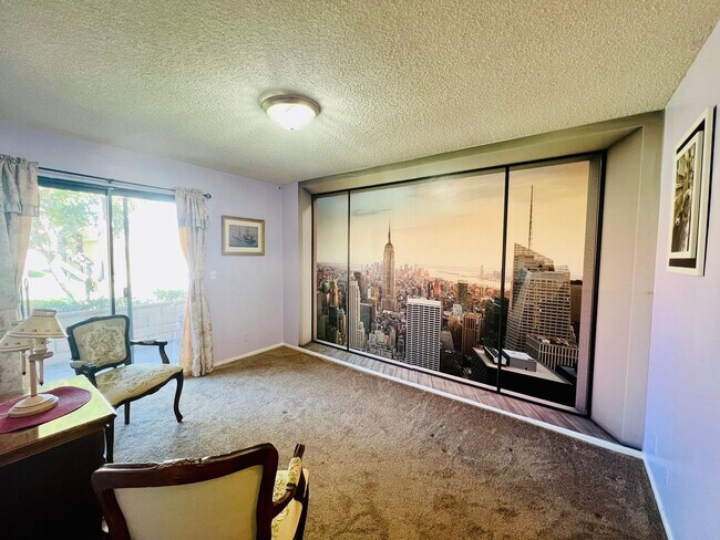 Building Photo - Inviting Gated Community Townhome—Jess Ranch 55+