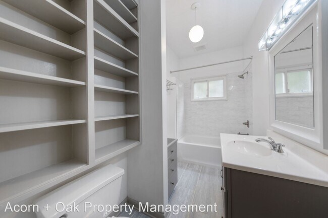 Building Photo - 3 br, 2.5 bath House - 2401 Perkins Rd