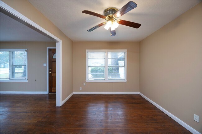 Building Photo - 304 Harris Blvd