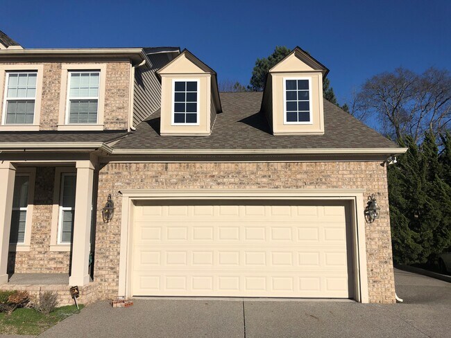 Building Photo - 93 Berry Hill Dr