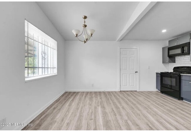 Building Photo - 9155 Sibbald Rd