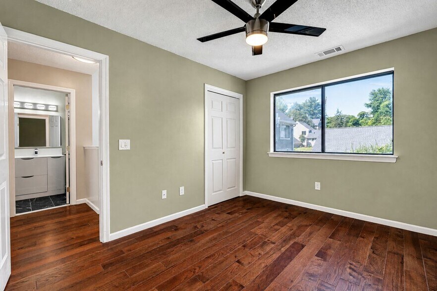 Building Photo - 6 Wild Rose Ct