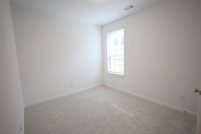 Building Photo - 27003 Golden Isle Ln