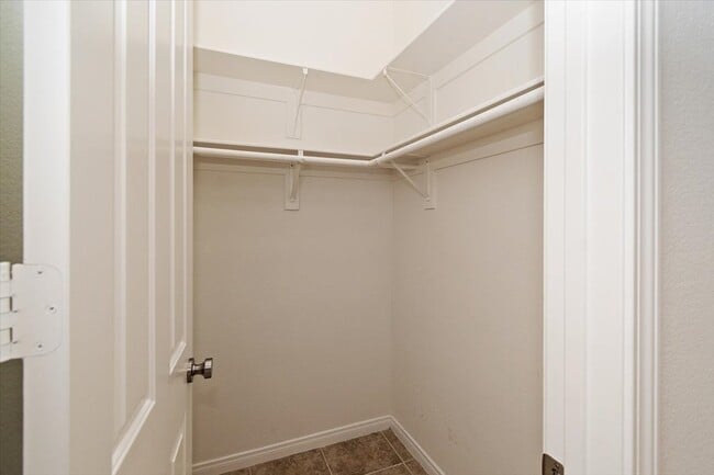 Walk-in Closet - 69457 Turnberry Ct